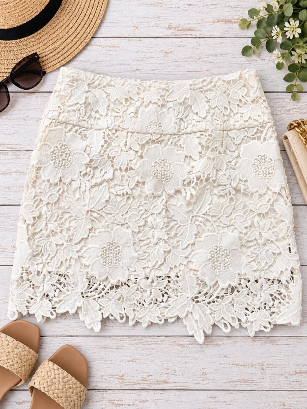 Gianni Bini Ivory White Floral Lace Mini Skirt Scalloped Hem Size Medium